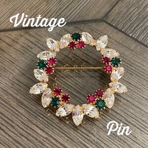 Vintage Christmas Pin Rhinestone Wreath Red, Green & Clear Gems Holiday Brooch